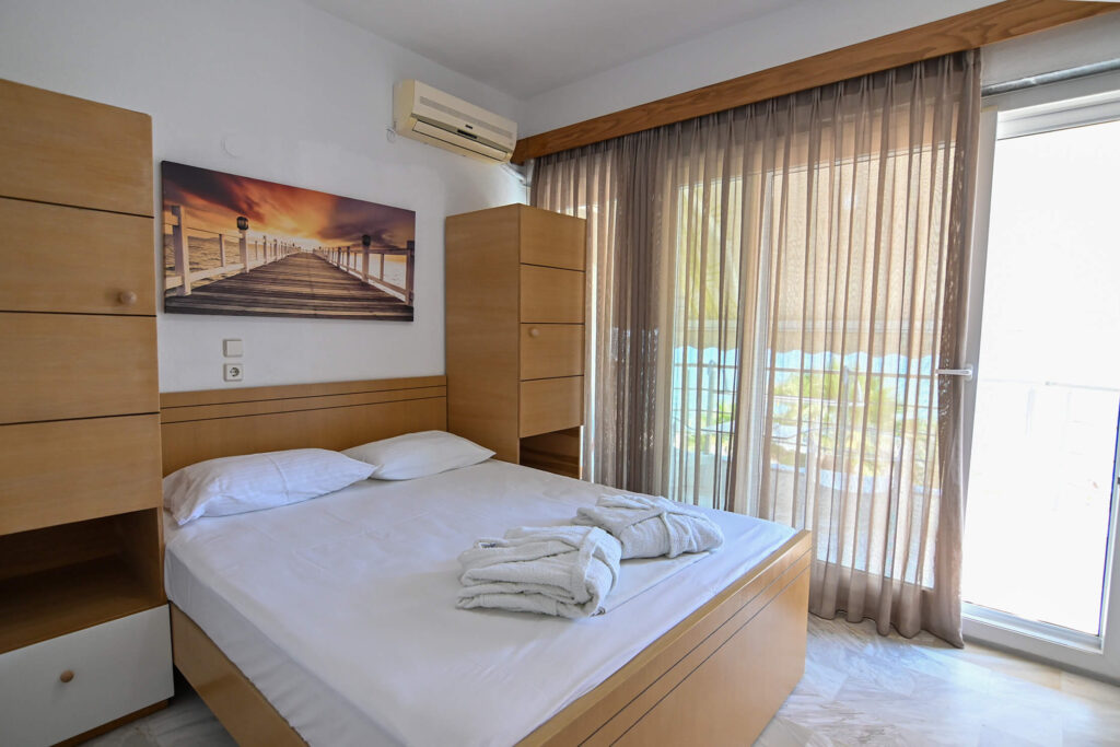 Οdyssea Studios 05 | Vrasna Beach | Book Now